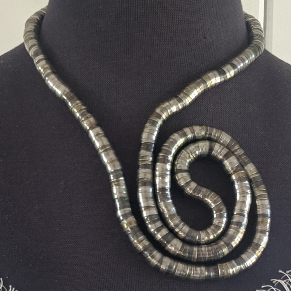 🎄5/$5 FRIDAY Vintage Sculpting necklace/bracelet - Picture 6 of 8